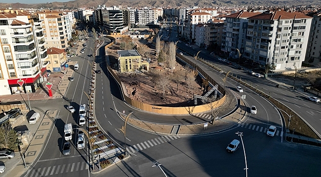 AKSARAY'DA 11 BİN METREKARELİK MAKAS KENT PARK BAŞTAN AŞAĞI YENİLENİYOR