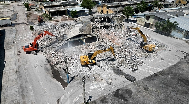 ESKİ SANAYİ SİTESİ KENTSEL DÖNÜŞÜM PROJESİNDE 20 BİN METREKARELİK ALANIN YIKIMI GERÇEKLEŞTİRİLDİ