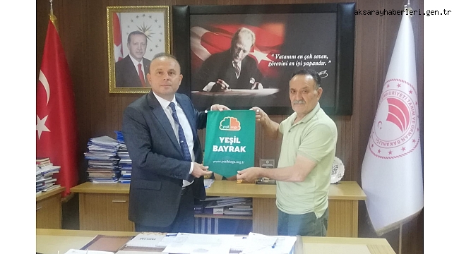 Tarım İl Müdürü Bülent Saklav'a Yeşil Bayrak Ödülü verildi