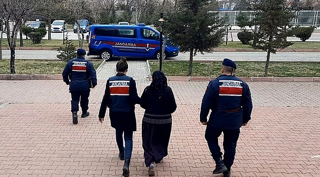 HIRSIZLIK SUÇUNDAN ARANAN KADIN AKSARAY'DA YAKALANDI