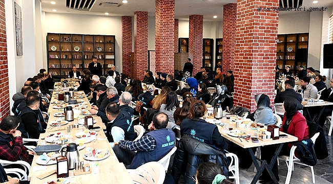 BELEDİYE BAŞKANI DR. EVREN DİNÇER, YAKLAŞAN RAMAZAN AYI ÖNCESİNDE PERSONELLERLE BİRARAYA GELDİ