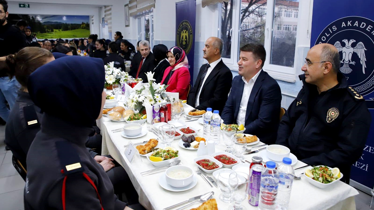 Başkan Dinçer; “Polis Teşkilatımız, Milletimizin Huzur Ve Güvenliğinin Teminatıdır”