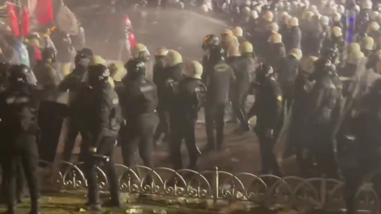 Anayasal hakkı istismara 1.133 gözaltı!