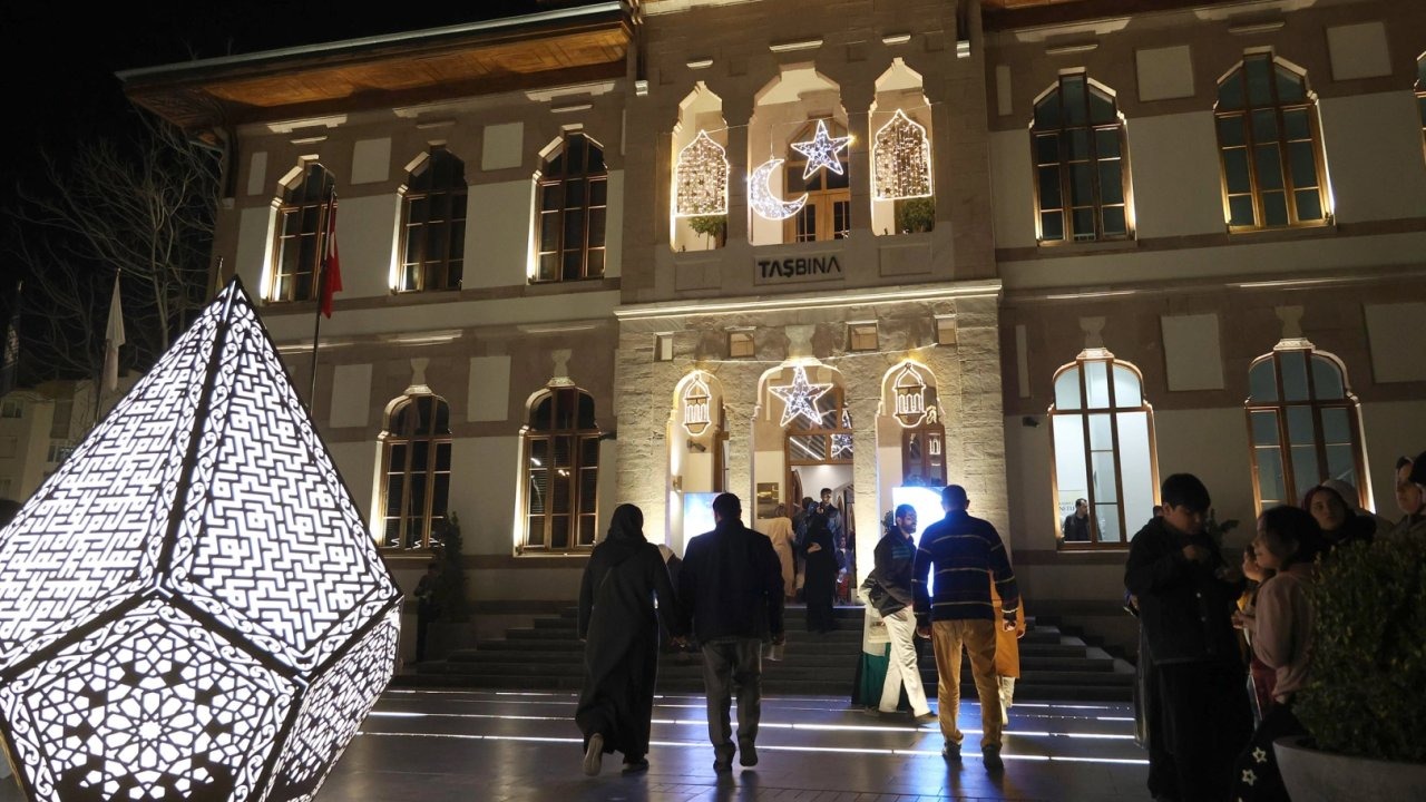 Konya'da “Mukaddes Emanetler Sergisi” sona erdi