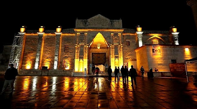 AKSARAY'DA TARİHİ ULU CAMİ ÖNÜNDE GÖNÜLLER SEMA İLE HUZUR BULACAK