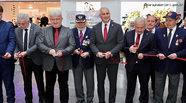 Aksaray Valisi Mehmet Ali Kumbuzoğlu, 9 Mart Dünya Aksaraylılar Günü'nde Özel Bir Sergiye Katıldı