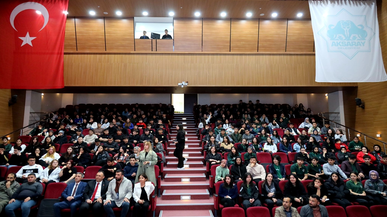 Aksaray'da Liseler Arası Bilim Ve Kültür Yarışması Büyük İlgi Görüyor