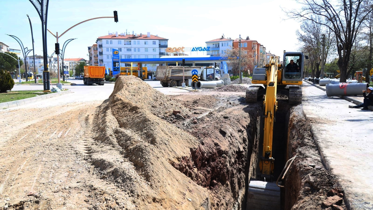 Aksaray Büyük Bölcek Caddesinin Altyapı Ve Üstyapısı Yenileniyor