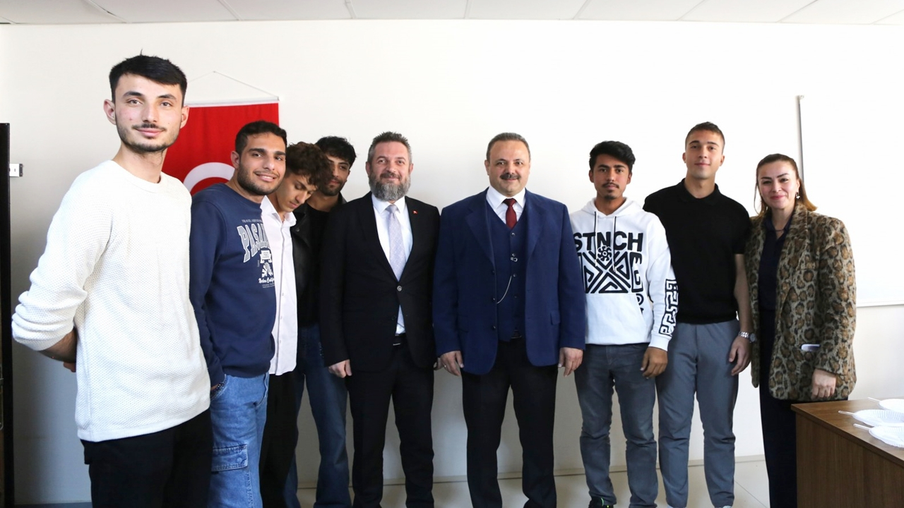 ASÜ Fen-Edebiyat TÜBİTAK 2209-A  projelerinde zirvede yer aldı