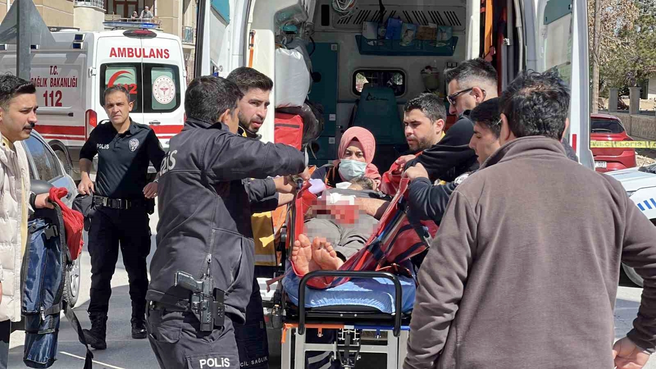 Konya'da Dehşet verici olay, Karısını Bıçakla Ağır yaraladı