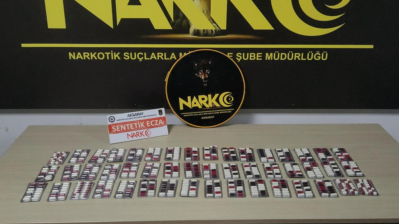 Aksaray Emniyet Ekipleri yüzlerce uyuşturucu hap ele geçirdi