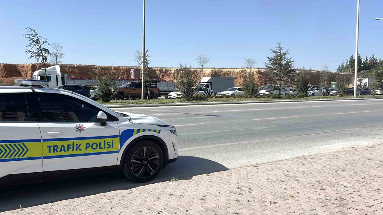 Konya'da 13 Yaşındaki Bisikletli Çocuğa Otomobil çarptı