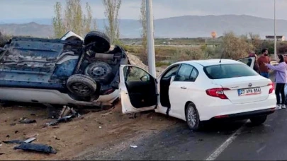 Nevşehir'de otomobiller çarpıştı, 3 Yaralı