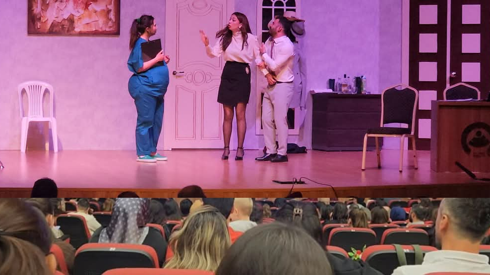 Aksaray Barosu Tiyatro Topluluğu'ndan sergilenen  Oyun: "kaç baba kaç"
