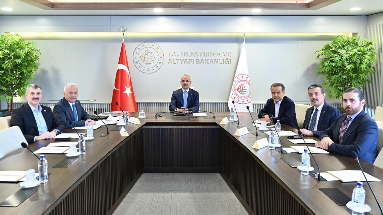 Aksaray Heyetinden Ulaştırma Ve Altyapı Bakanlığına Stratejik Ziyaret