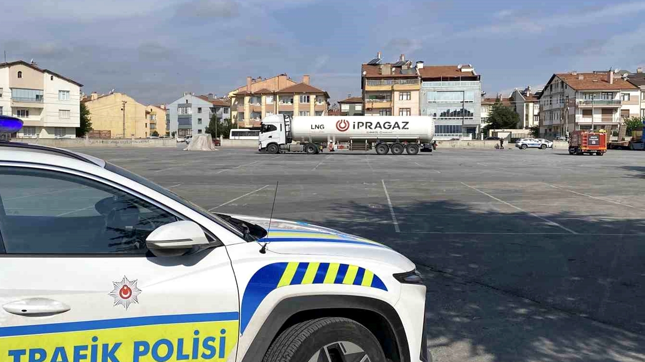 Konya'da Mahalleyi Paniğe Sürükleyen Olay!  LNG Tankerinde Sızıntı...