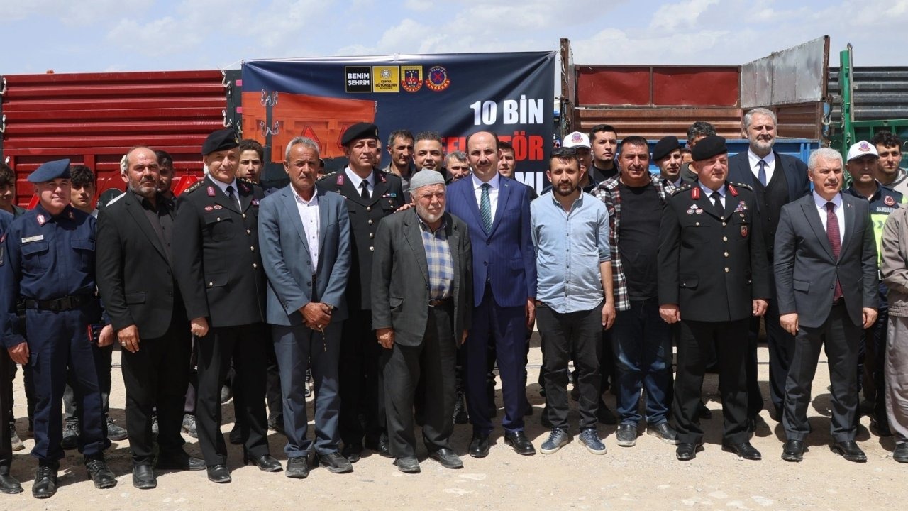 Konya'da "Reflektör Tak, Görünür Ol” projesi ile çiftçilere 10 bin adet reflektör dağıtılacak