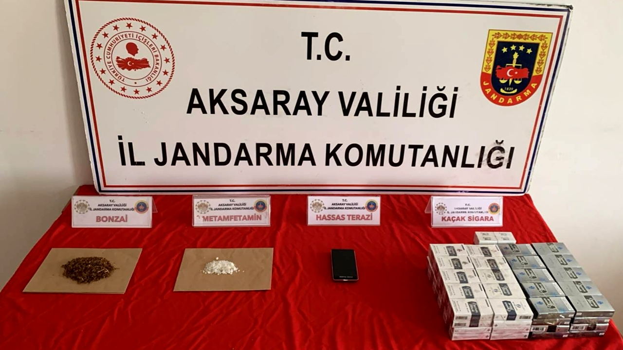 Jandarma Aksaray'da Uyuşturucu Taciri 1 Kişiyi yakaladı