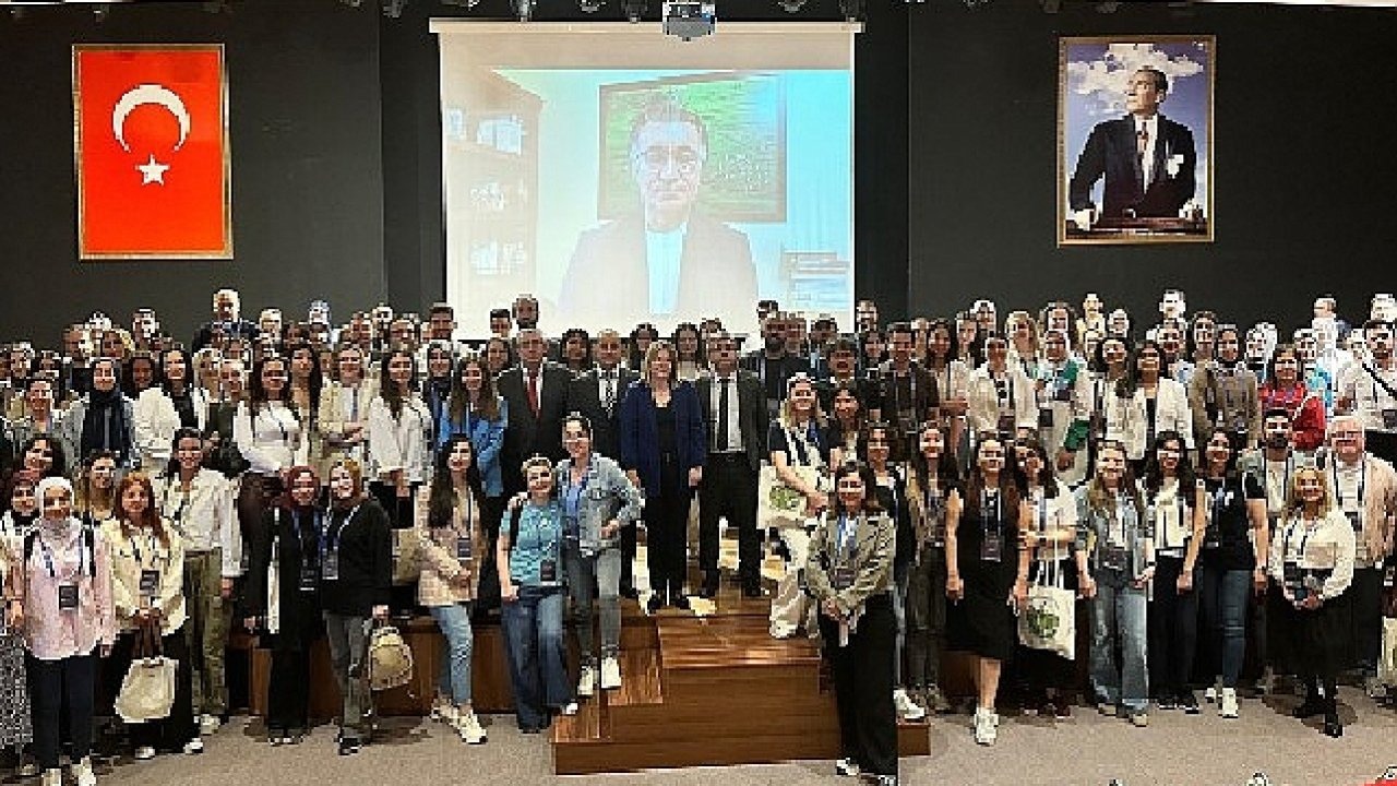 Uzmanından Sosyal Medya Uyarısı: Normal Duygu Döngüsünü Bozuyor