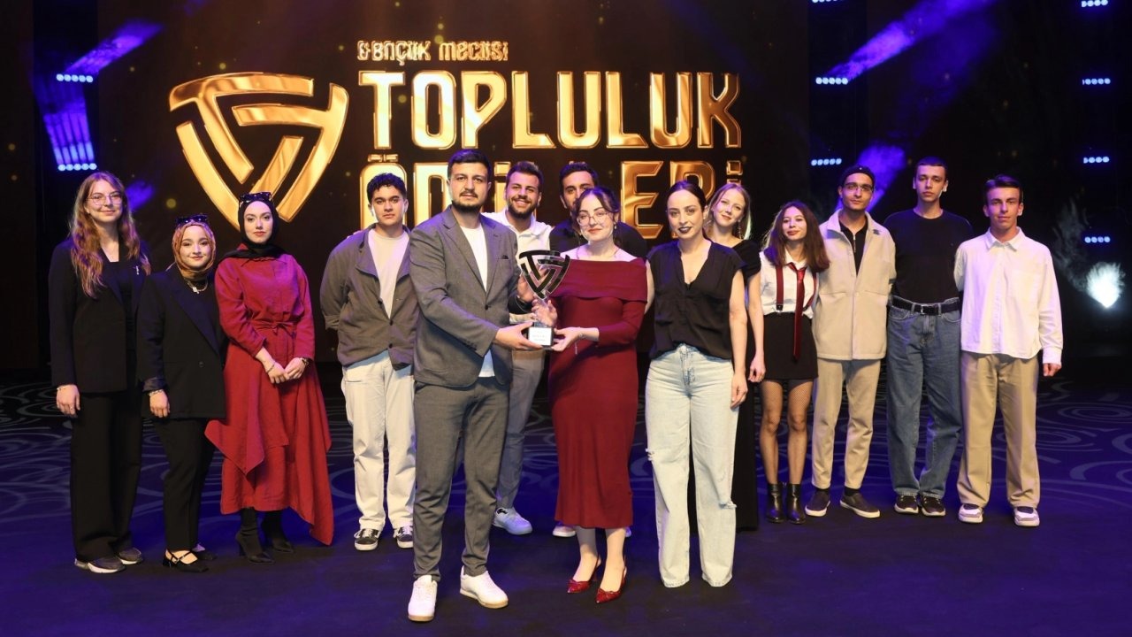Konya Gençlik Meclisi ödüllendirdi