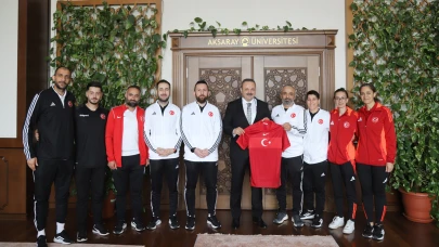 İşitme Engelliler Futsal milli  takımlarından Rektör Arıbaş’a ziyaret