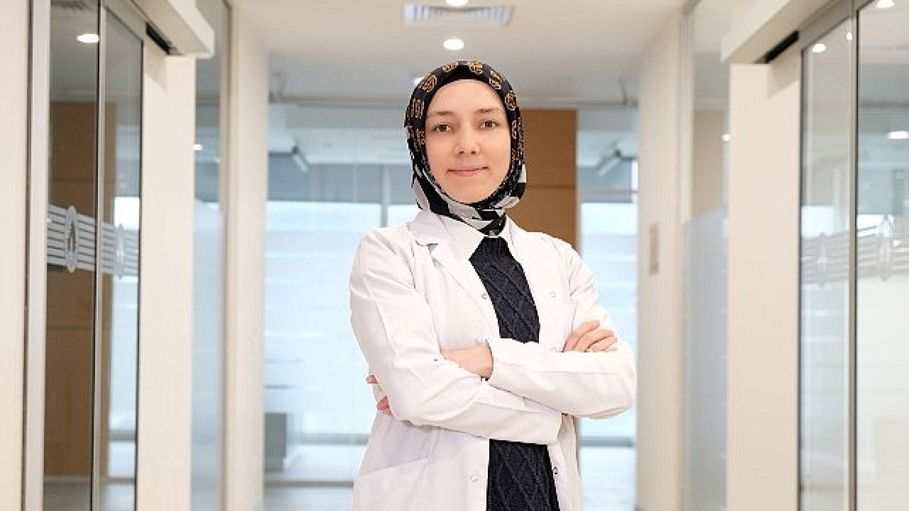 Şeker, yetişkinlerde de ağız ve diş sağlığını tehdit ediyor!