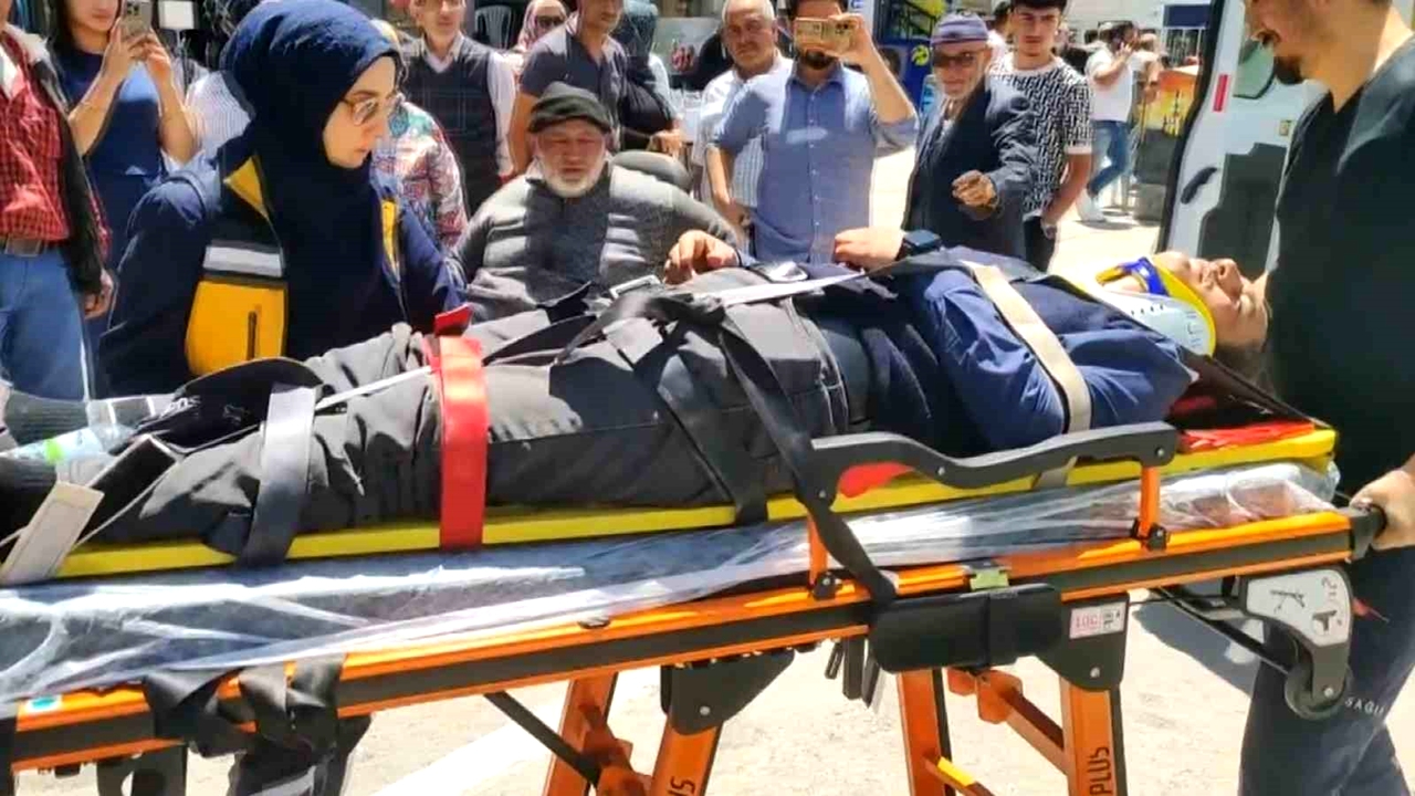 Aksaray'da seyir halindeki otomobilin önüne atlayan 50 yaşındaki şahıs ağır yaralandı