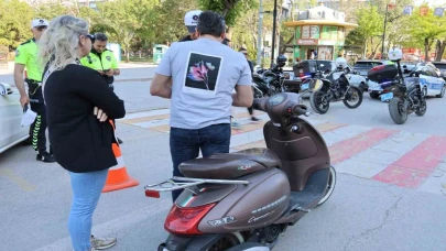 Aksaray'da Ehliyetsiz, kasksız ve sigortasız Motosiklet sürücüsüne 20 bin lira ceza