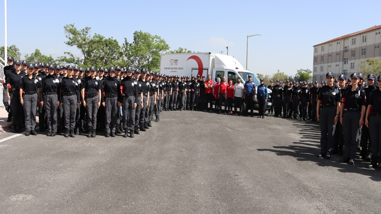 Aksaray Polis Eğitim Merkezi Öğrencileri Kan Bağışıyla Hayata Umut Oldu