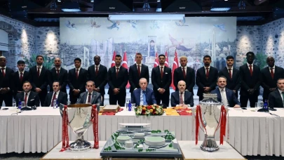 Cumhurbaşkanı Erdoğan, Süper Lig Şampiyonu Galatasaray’ı ağırladı