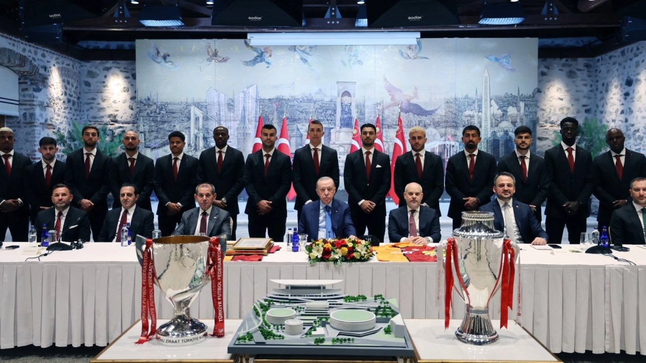 Cumhurbaşkanı Erdoğan, Süper Lig Şampiyonu Galatasaray’ı ağırladı