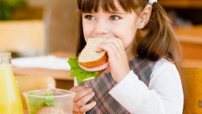 Çocukluk çağı obezitesi diş sağlığını tehdit ediyor