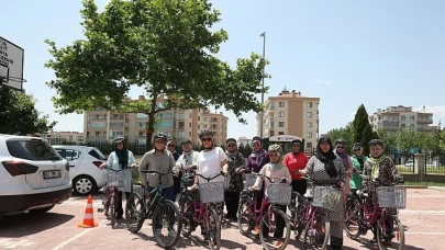 KOMEK'te Kadınlar İçin Verilen Bisiklet Kullanma Eğitimi Büyük Beğeni Görüyor