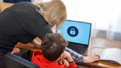 Dijital dünyada çocuklarınızı yalnız bırakmayın