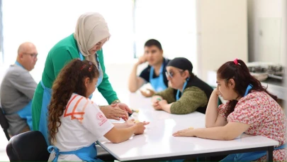 Aksaray'da engelsiz yaz kurslarıyla gönüller de yüzler de gülüyor