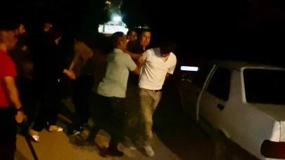 Aksaray'da vatandaşlara bıçak çeken genç polis müdahalesiyle etkisiz hale getirildi