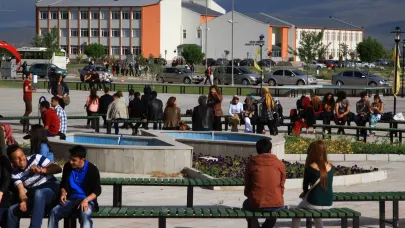 Aksaray Üniversitesi öğrencilerini  en iyi şekilde geleceğe hazırlıyor