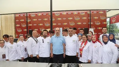 Başkan Altay Gastrofest'e Katılan Yüz Binlerce Misafire, Şeflere ve Esnafa Teşekkür Etti
