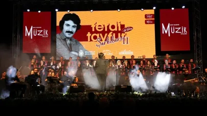 Konya'da Ferdi Tayfur şarkıları ikinci kez yankılandı