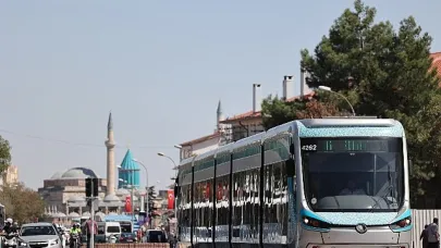 Konya'da Yeni Kayıt Yaptıran Üniversite Öğrencileri Toplu Ulaşımdan 10 Gün Ücretsiz Faydalanıyor