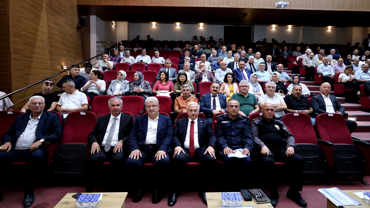 Aksaray'da 2025-2026 Eğitim Öğretim Yılı Okul Güvenliği Toplantısı