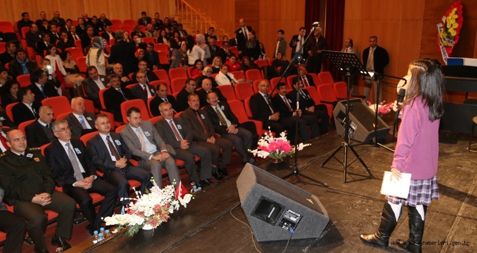 24 KASIM ÖĞRETMENLER GÜNÜ AKSARAY’DA DÜZENLENEN TÖRENLE KUTLANDI.