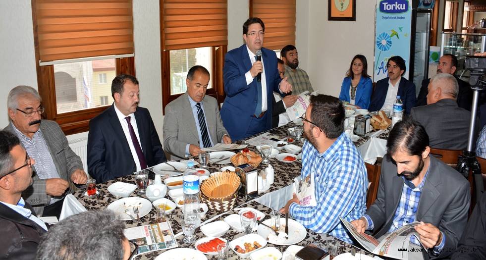 AK HEYET VAKIF VE SENDİKAYLA KAHVALTIDA BULUŞTU
