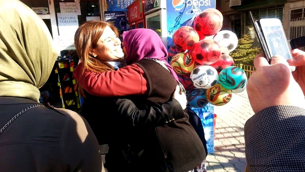 AK PARTİ ADAYI İNCEÖZ, ESNAFLARI İLE BULUŞUP HEMHAL OLMAYA DEVAM EDİYOR