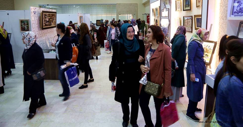AKMEK’Lİ KADINLARIN EL ÜRÜNLERİ GÖZ KAMAŞTIRDI