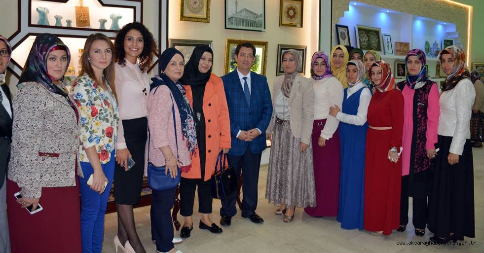 AKMEK SANAT ATÖLYESİNDE KURSİYERİN ESERLERİ SERGİLENİYOR