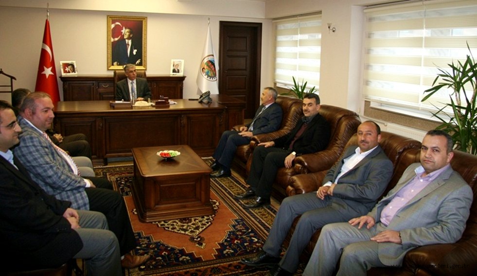 AKMÜB VALİ ŞEREF ATAKLI’YI ZİYARET ETTİ