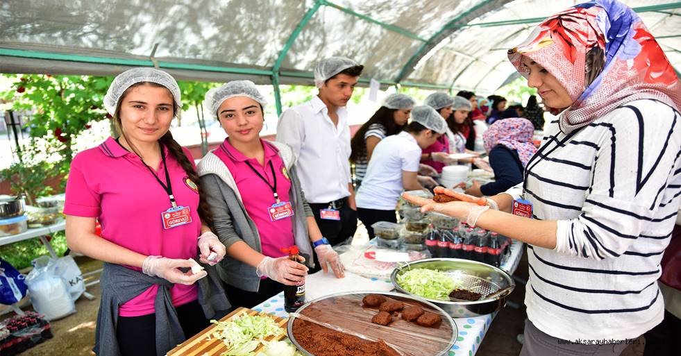 AKSARAY ATATÜRK ANADOLU LİSESİ’NDE KERMES
