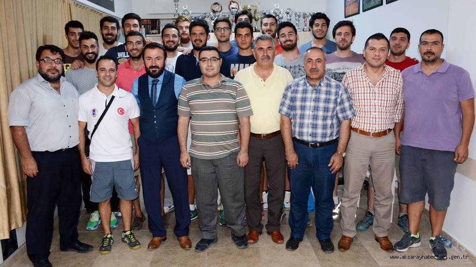 AKSARAY BELEDİYE SPOR KULÜBÜ BASKETBOL TAKIMINDA TOPLU İMZA TÖRENİ