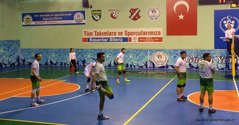 AKSARAY BELEDİYE SPOR VOLEYBOLDA NAMAĞLUP LİDER